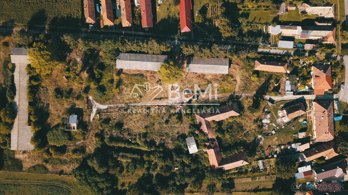 Ponúkame na predaj bývalý areál poľnohospodárskeho družstva 