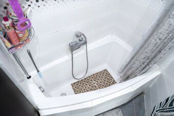 Ponúkame na predaj krásny a svetlý 2-izbový byt nachádzajúci