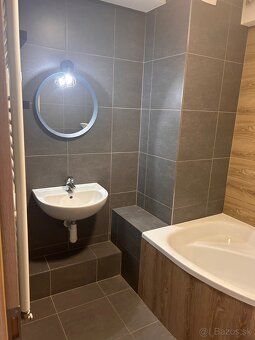 Dobrý deň. Ponúkam na predaj dvojizbový byt v centre mesta S