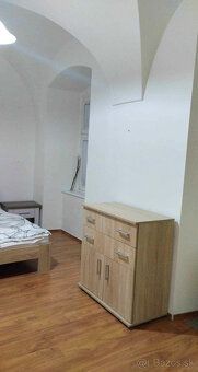 Na prenájom 2-izbový byt v priamom centre na pešej zóne na D