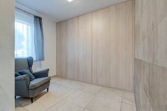Exkluzívne ponúkame na predaj elegantný 5/6-izbový rodinný d