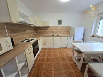 Ponúkame Vám na predaj rodinný dom prerobený na 2 bytové jed