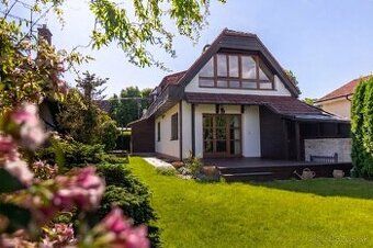 BOND Reality ponúka na predaj zaujímavý trojpodlažný rodinný