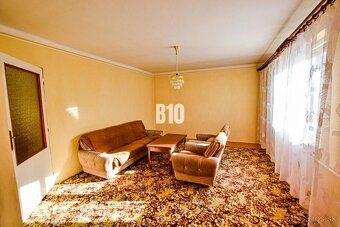 B10 Vám ponúka na predaj trojpodlažní Rodinný dom v obci Rak