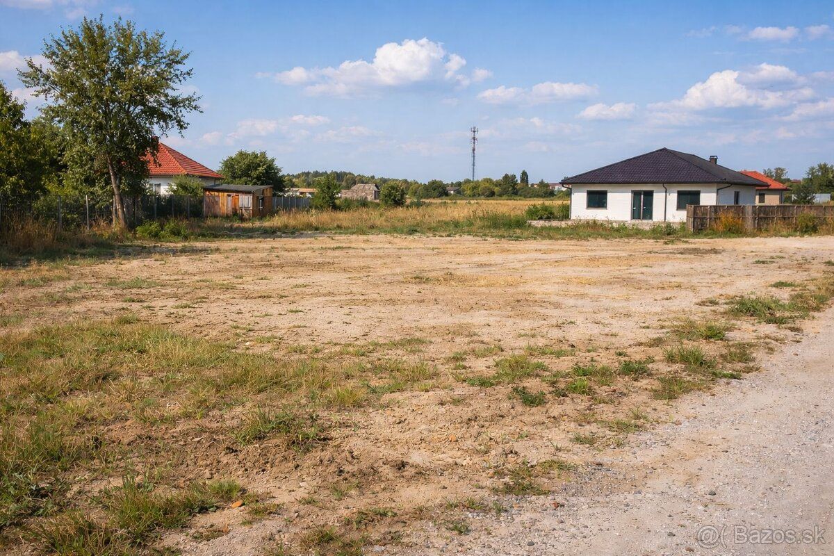 Ponúkame na predaj stavebný pozemok v Marianke, výmera 800m2