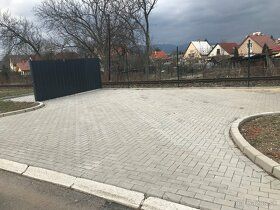 Predám alebo dám do prenájmu pozemok v Prievidzi o rozlohe 2