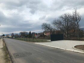 Predám alebo dám do prenájmu pozemok v Prievidzi o rozlohe 2