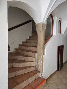Ponúkame na predaj meštiansky dom na Hlavnej ul. v Prešove. 