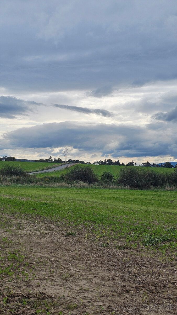 Ponúkame na predaj pozemok ako investíciu do budúcna na Zlat