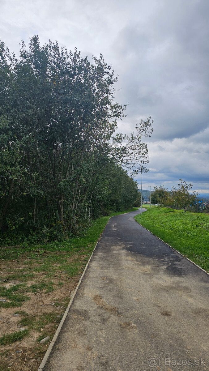 Ponúkame na predaj pozemok ako investíciu do budúcna na Zlat