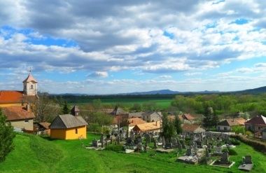 Predám ornú pôdu v Malej nad Hronom.
Jedná sa o spoluvlastní