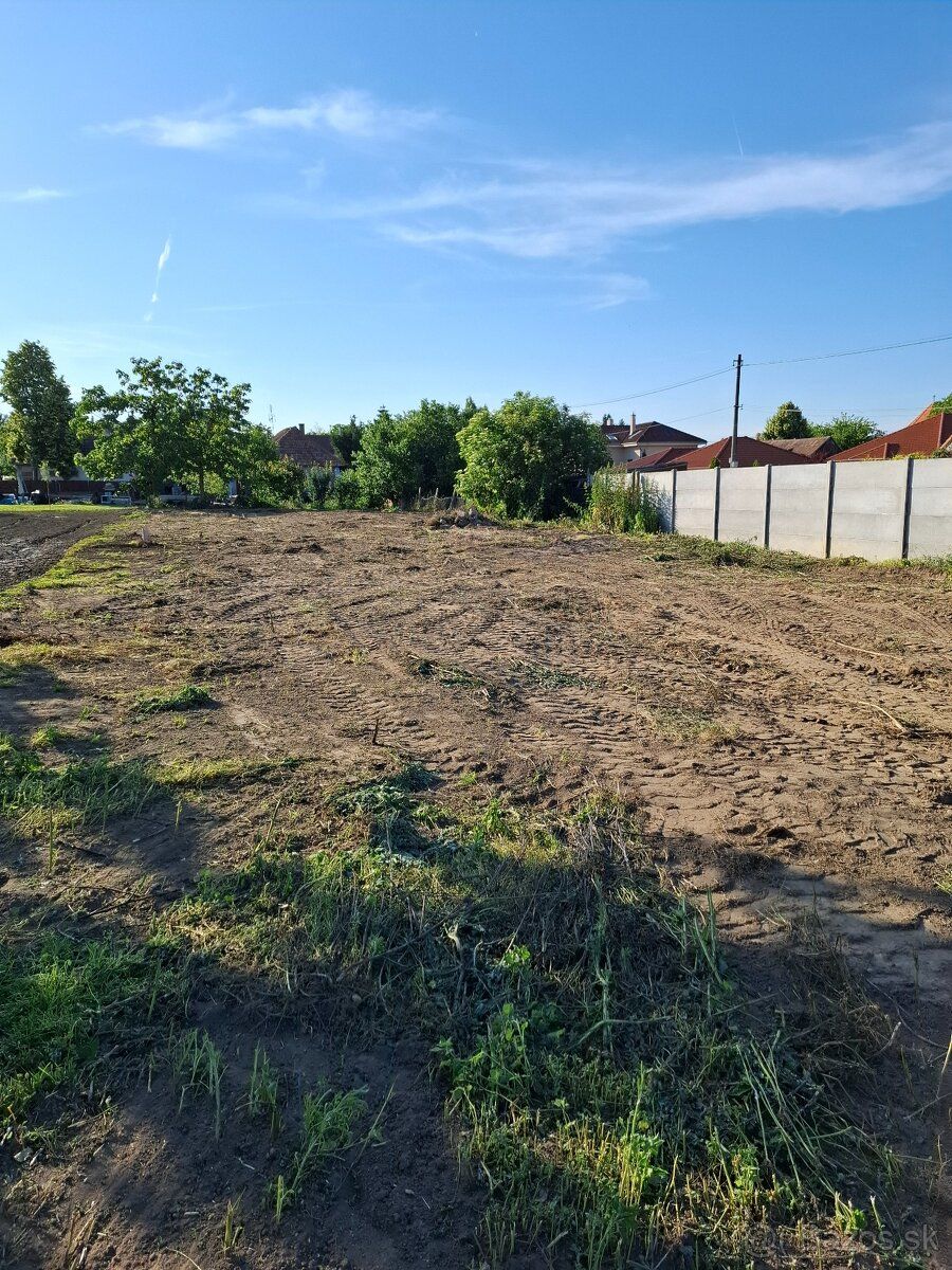 Dobrý deň, ponúkam Vám na predaj pozemok na výstavbu rodinné