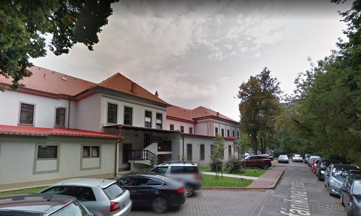 Ponúkame do prenájmu kancelársky priestor v priamom centre N