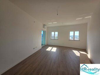 Krásny penthouse s otvoreným výhľadom na more a ostrovy!
Na 