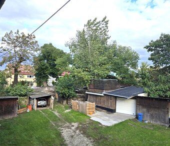 Ponúkame Vám na predaj veľkometrážny 4 izbový byt v Rajke. B