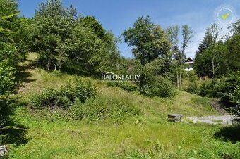 Predám stavebný pozemok s projektom rekreačnej chaty v lokal