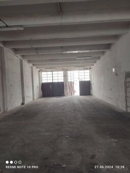 Prenajmeme dielňu/sklad cca 130m2 (2 vstupné brány) na Trnav