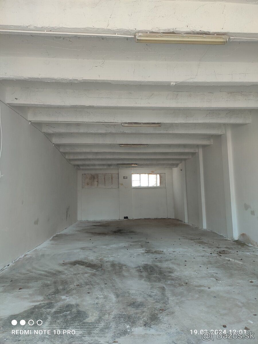 Prenajmeme dielňu/sklad cca 130m2 (2 vstupné brány) na Trnav