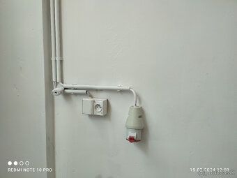 Prenajmeme dielňu/sklad cca 130m2 (2 vstupné brány) na Trnav