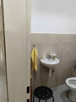 Ponúkam na prenájom obchodné priestory v Novom Meste nad Váh