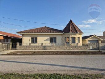 EXKLUZÍVNE IBA U NÁS! Realitná kancelária RE/MAX vám exkluzí
