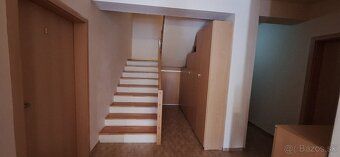 Ponúkame na predaj zariadený apartmán v obľúbenom prostredí 