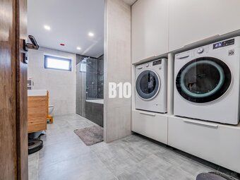 B10 Vám ponúka na predaj Bungalov v obci Dvorníky. Moderný b