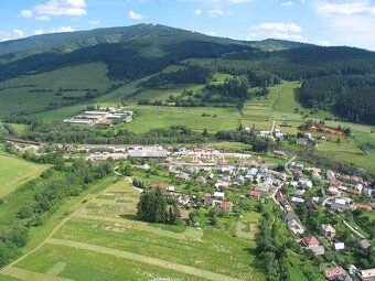 Na predaj veľký rovinatý pozemok pod lesom v obci Beňuš-Gašp