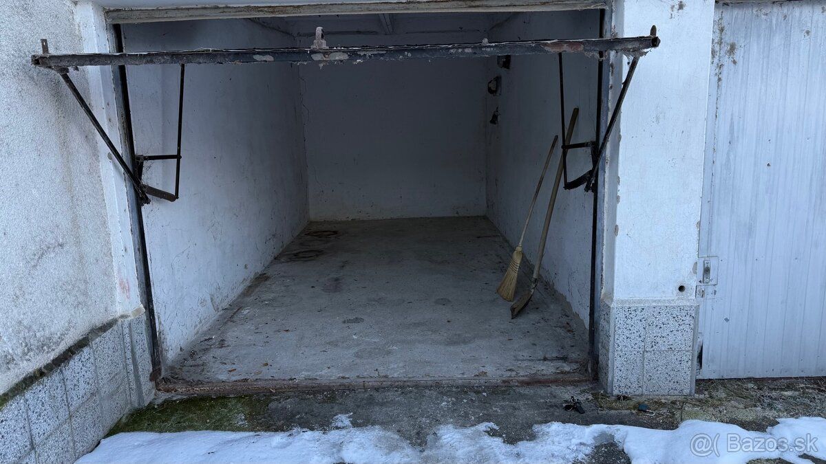 Predám garáž v Púchove, smer Nosice , Garáž je spolu s ostat