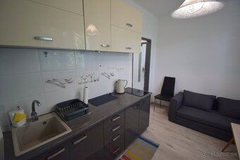 Ponúkame do nájmu jednoizbový byt na Wolkerovej ulici na prv