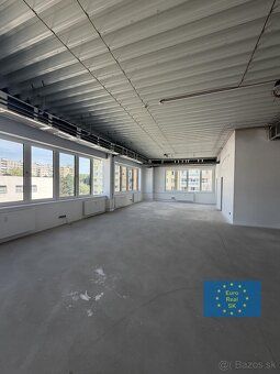 Ponúkame na prenájom v novopostavenom obchodnom centre na Le
