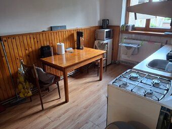 Prenajmem zariadeny 2izb.byt v centre Žiliny. Cena 500€ s en