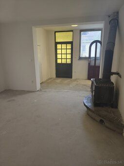 Ponúkame na predaj 3-izbový rodinný dom s úžitkovou plochou 
