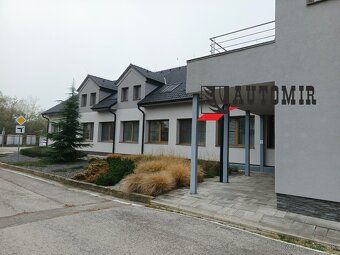 Moderné kancelárske priestory 300 m², z toho open space 180 