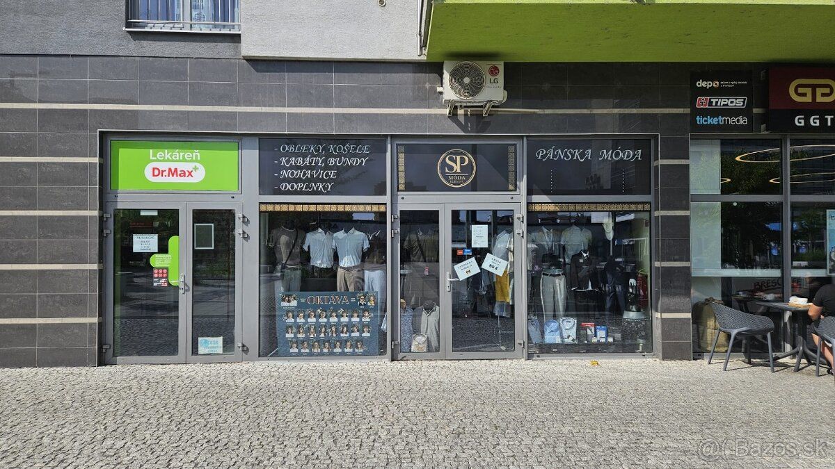 Ponúkame obchodný priestor na prenájom na námestí v Dubnici 