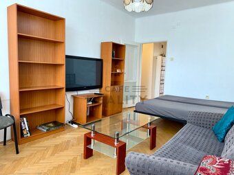 Na prenájom zariadený 1 izbový byt, 40 m2, Bratislava, Ružin