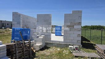 Typ: Rodinný dom Ulica: Dvory nad Žitavou Obec: Dvory nad Ži