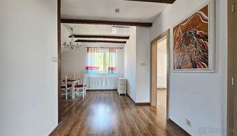 Ponúkame Vám na predaj priestranný rodinný dom v obci Čelovc