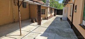 EXKLUZÍVNE. Ponúkame na predaj starší rodinný dom v pôvodnom
