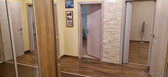 PÁČI SA VÁM TENTO BYT, REZERVUJTE SI BYT U NÁS.
Fotky a vide