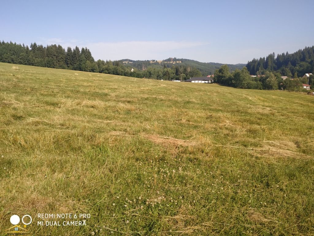 Ponúkame Vám na predaj pekný pozemok určený na výstavbu rodi