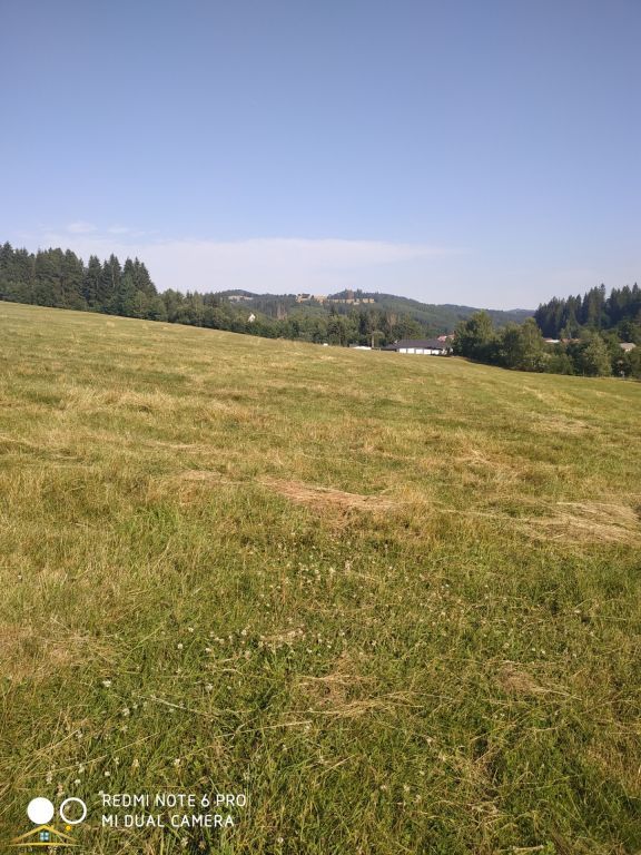 Ponúkame Vám na predaj pekný pozemok určený na výstavbu rodi