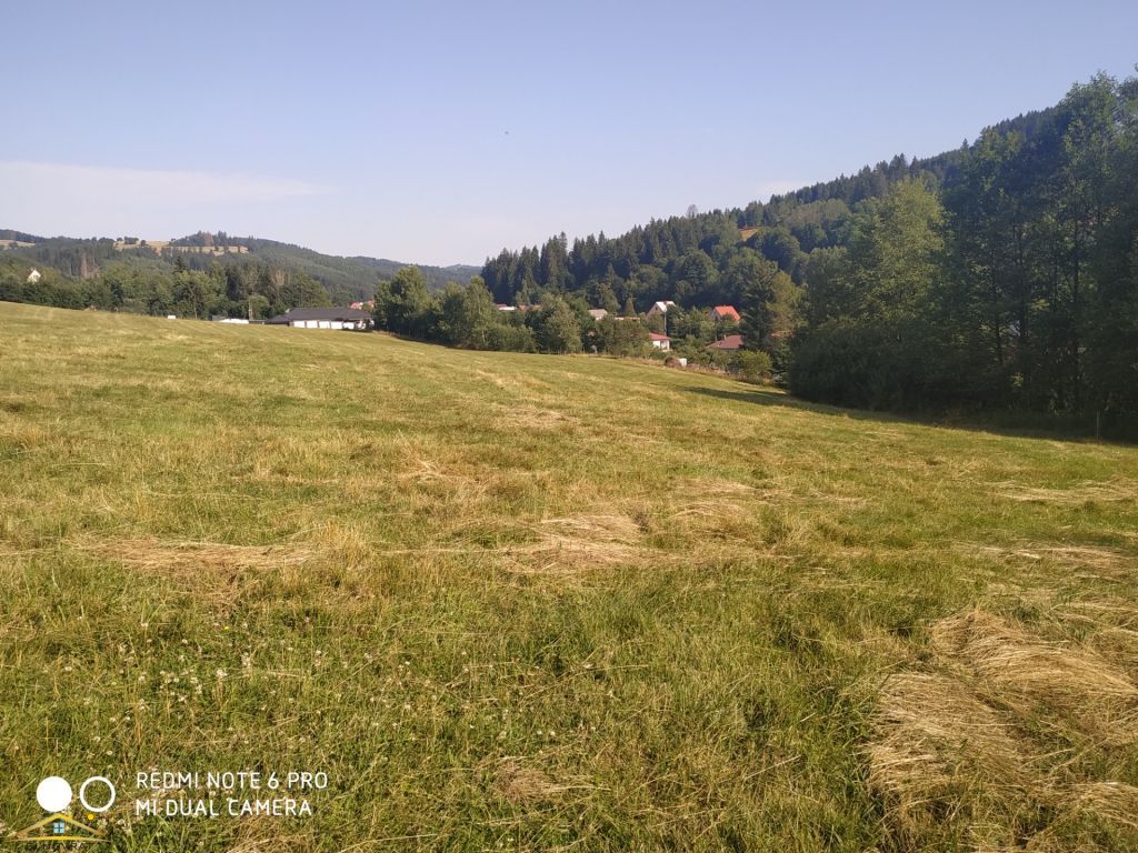 Ponúkame Vám na predaj pekný pozemok určený na výstavbu rodi