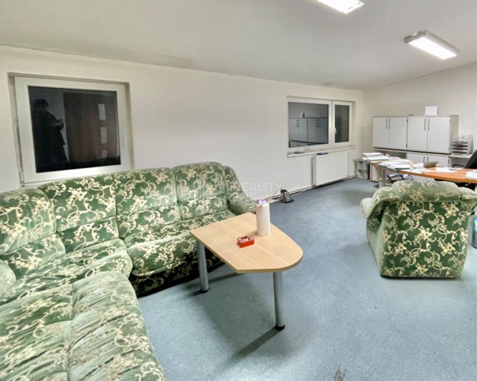 1. Reality Rent ponúka na prenájom kanceláriu 25 m2 v centre