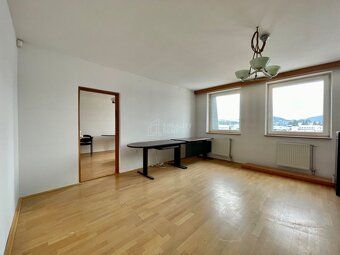 1. Reality Rent Žilina ponúka na prenájom kancelárske priest