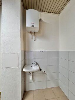 1. Reality Rent ponúka na prenájom priestory 32 m2 na ulici 