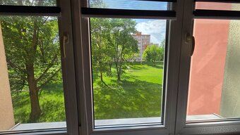 Na dlhodobý prenájom ponúkame 2 izbový byt s balkónom v čast