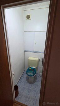 Na dlhodobý prenájom ponúkame 2 izbový byt s balkónom v čast