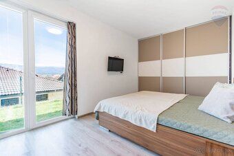 Hľadáte moderný rodinný dom, ktorý ponúkne komfort, súkromie