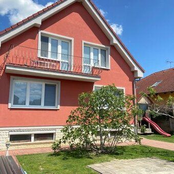 Ponúkame na predaj novostavby samostatne stojacich rodinných